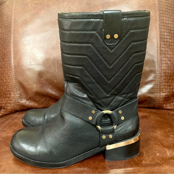 Vince Camuto Quilted Leather Moto Boots With Gold Tone Hardware Size 7.5 - Picture 2 of 10